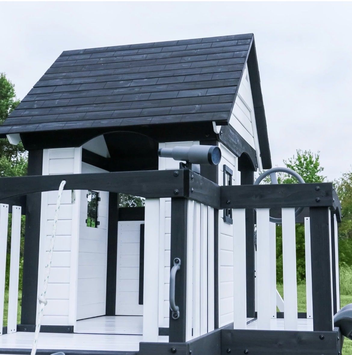 Main image 4