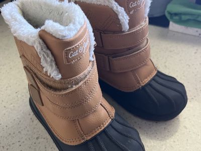 Boy Cat and Jack snow boot