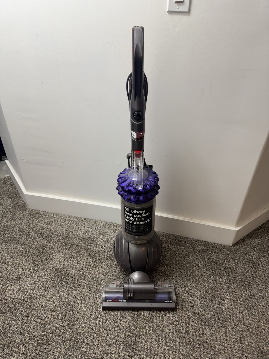 Dyson Cinetic Big Ball Animal Upright Vacuum - Needs New Head