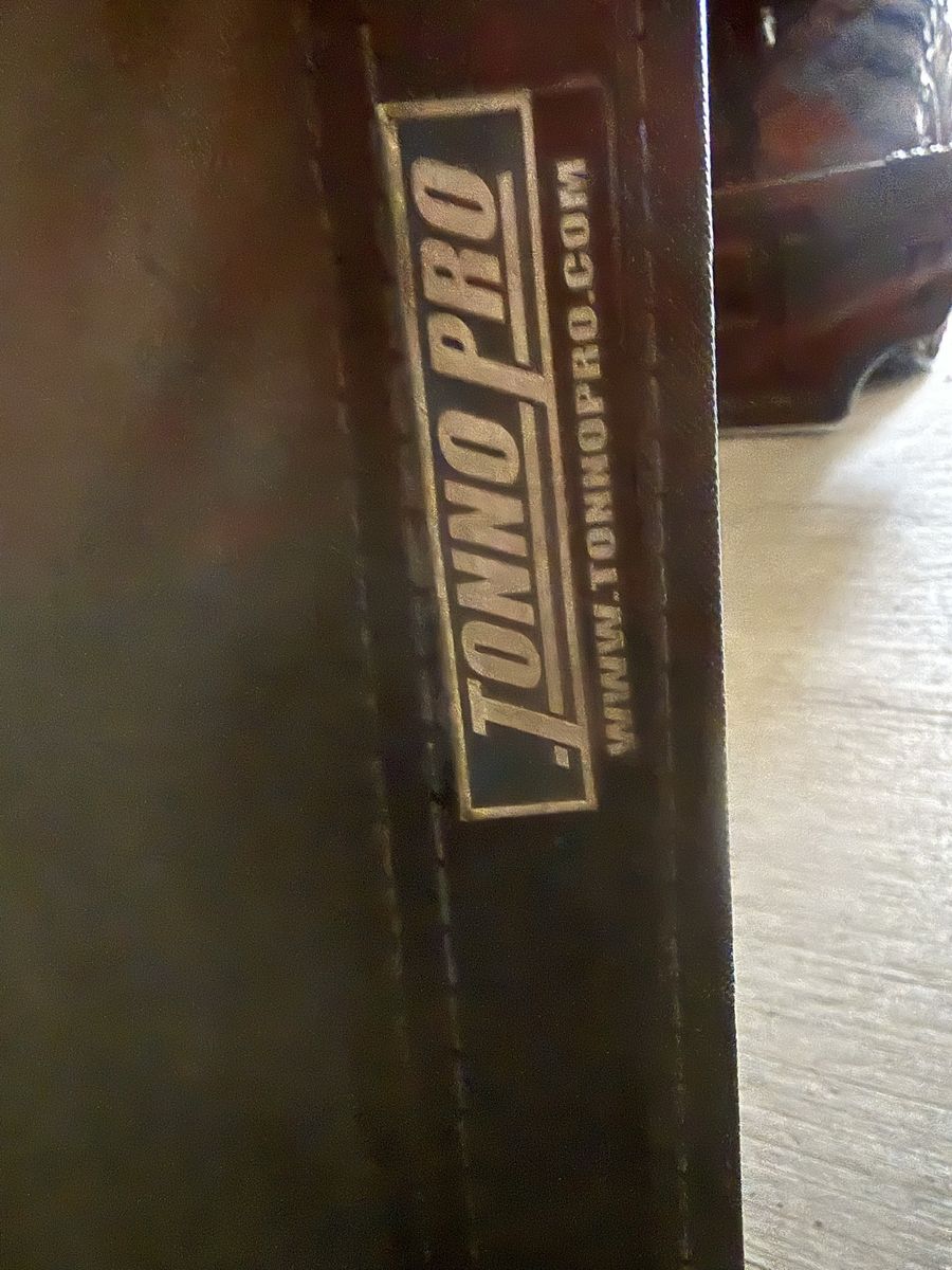 Tonno Pro Truck Bed Tonneau Cover - Fits 89" Short Bed