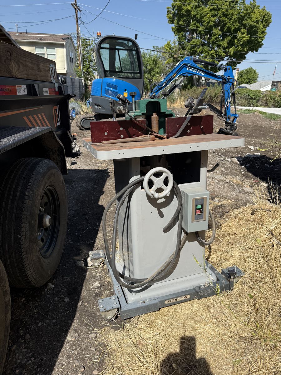 Heavy-Duty Industrial Wood Shaper with Allen-Bradley Switch & Shop Fox Mobile Base
