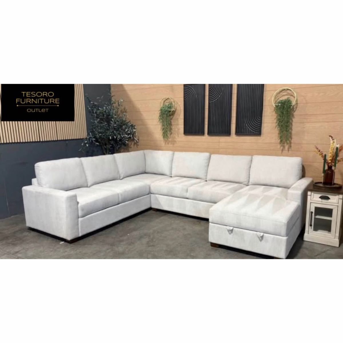 THOMASVILLE GLENN SECTIONAL WITH STORAGE