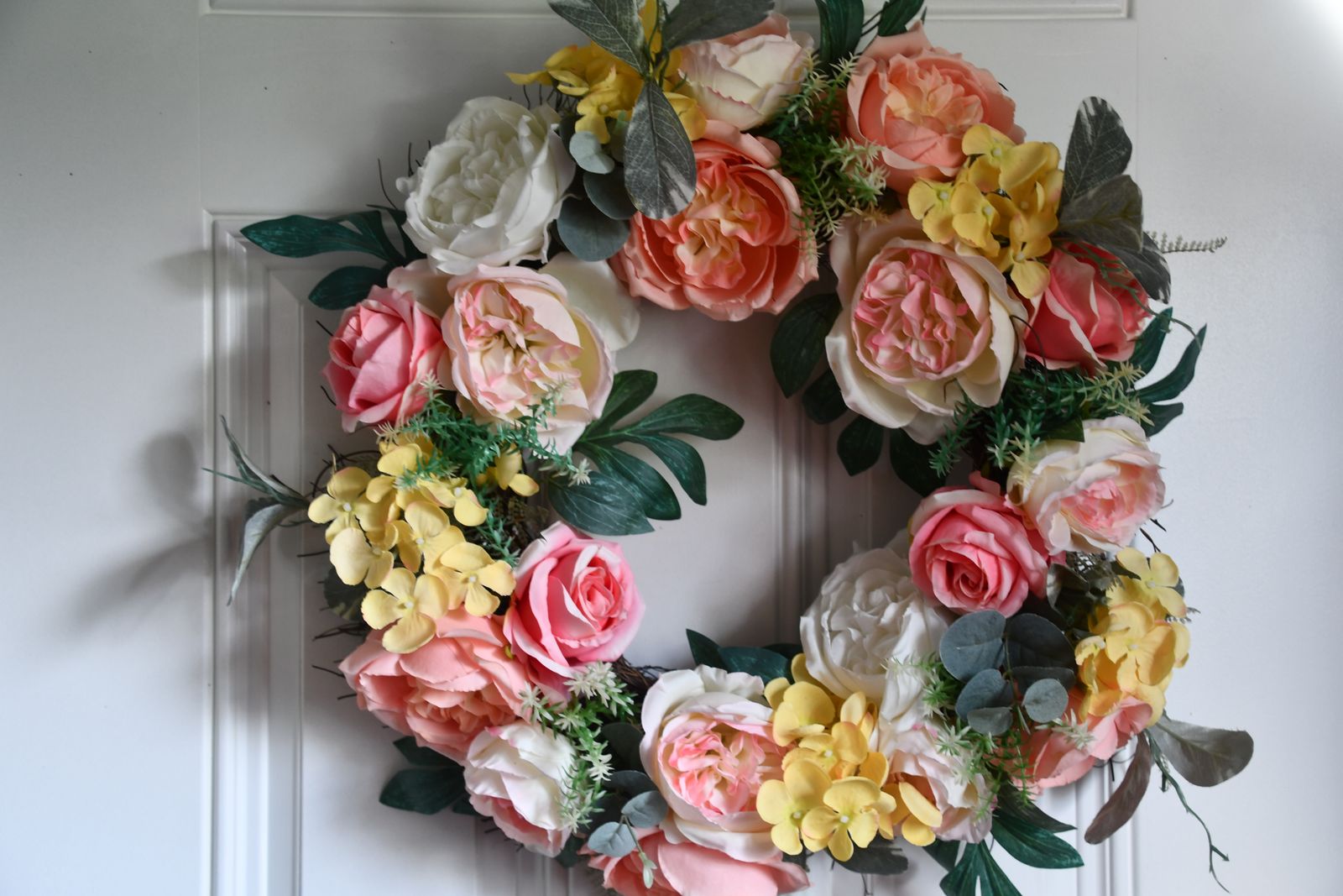 SPRING & SUMMER WREATH ~ 18" ~ FLOWERS ~ PINK, YELLOW & WHITE ~ $5