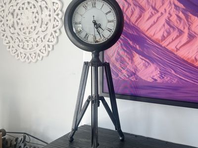 Vintage Style Clock with the Tripod Stand