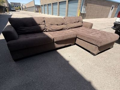 Brown Sectional Sofa with Tufted Cushions, Excellent Condition