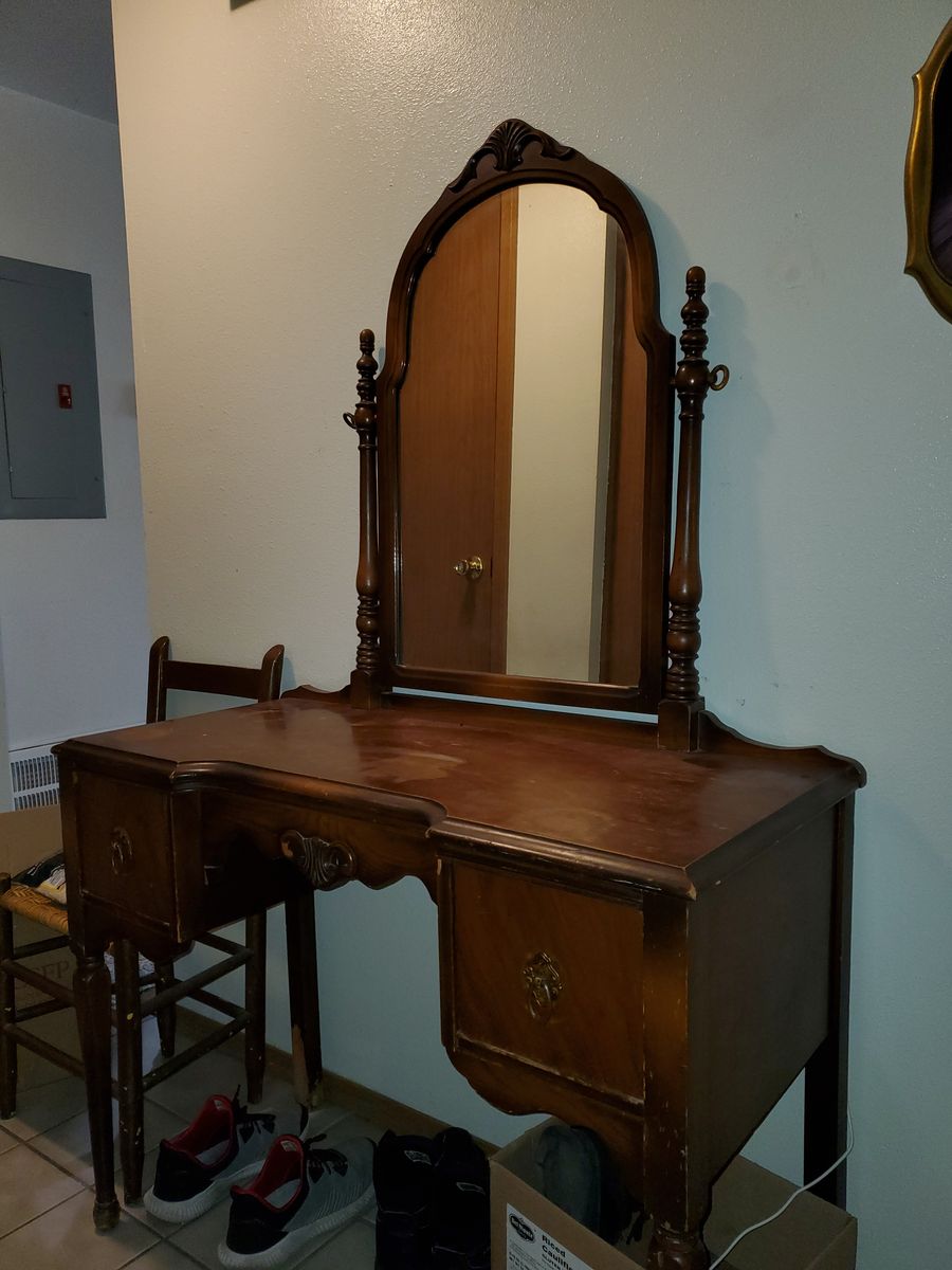 Desk with a mirror