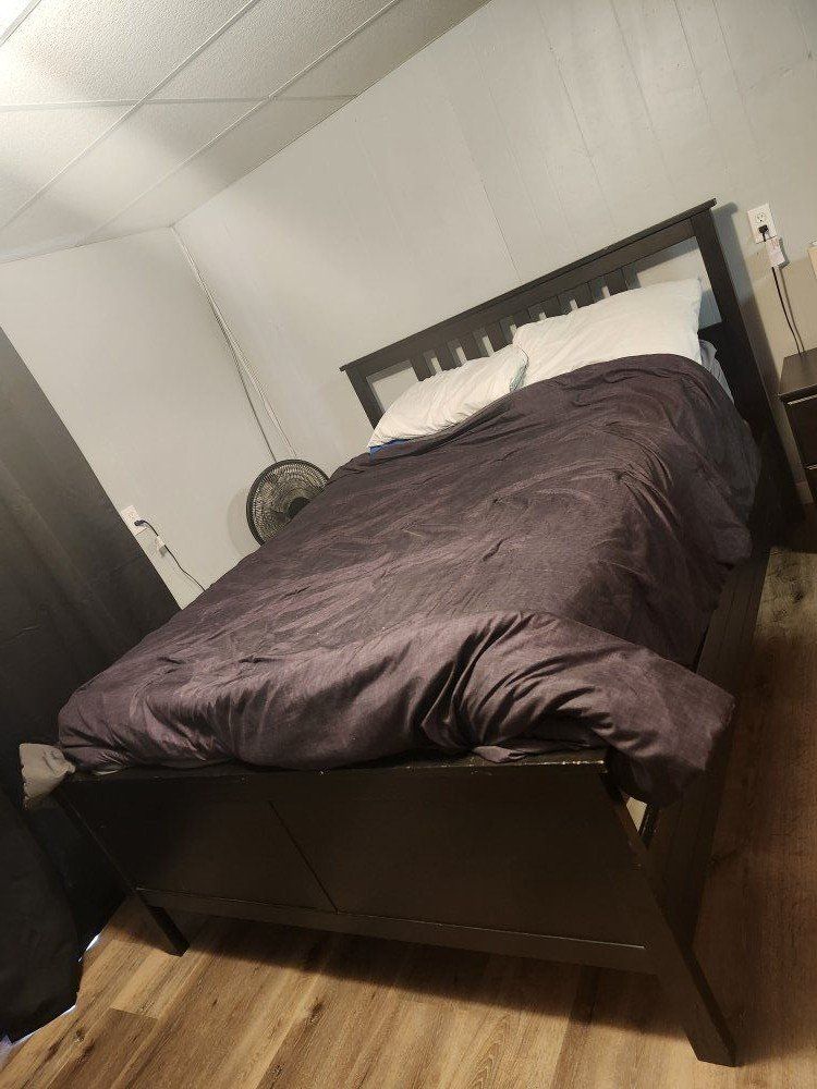 Queen Mattress, Box Spring, Wooden Bedframe