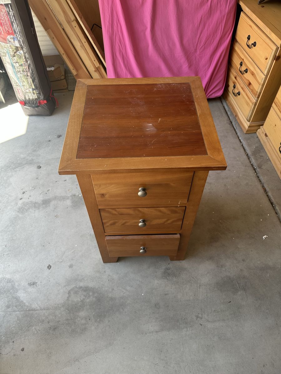 Wooden 3-Drawer Nightstand and Matching Slatted Headboard Set
