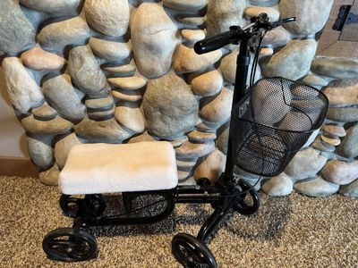 BodyMed Knee Scooter W Basket