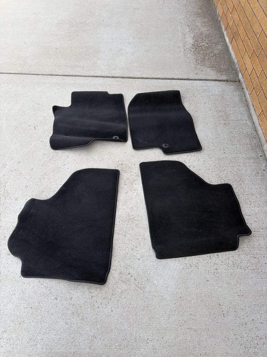 Chevy Tahoe  21-26 Original Floor Mats