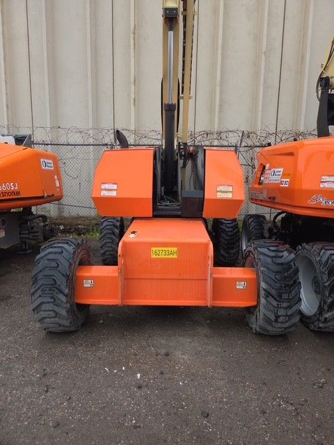 Boom lift JLG 600SJ 2016 in SLC for a great price