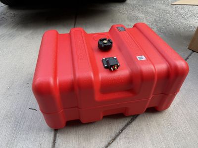 14.5 gallon boat gas tank (55 liters) $120