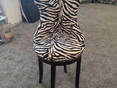 5 bar stool chairs $250 for the set