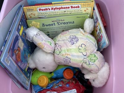 FREE STUFF/ESTATE SALE! MOVING