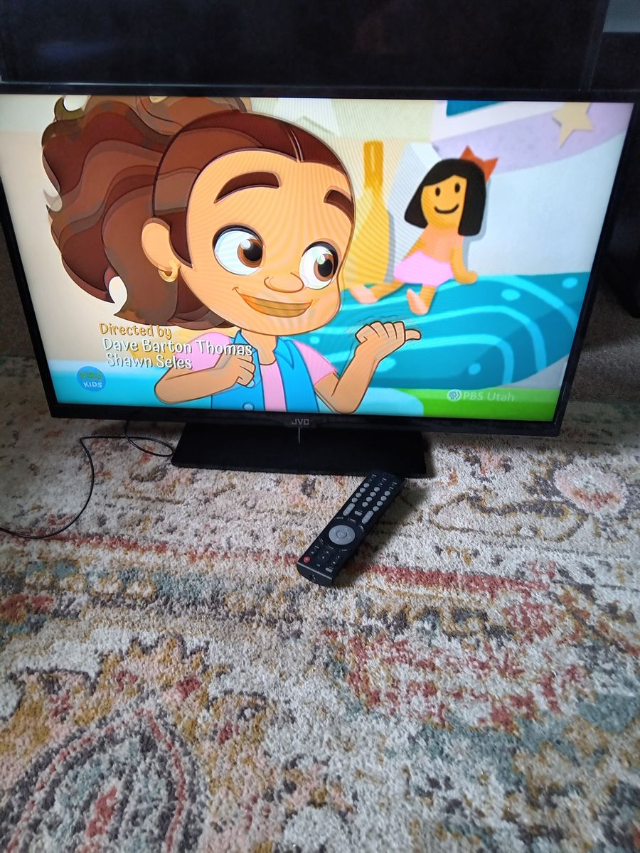 32'' JVC tv
