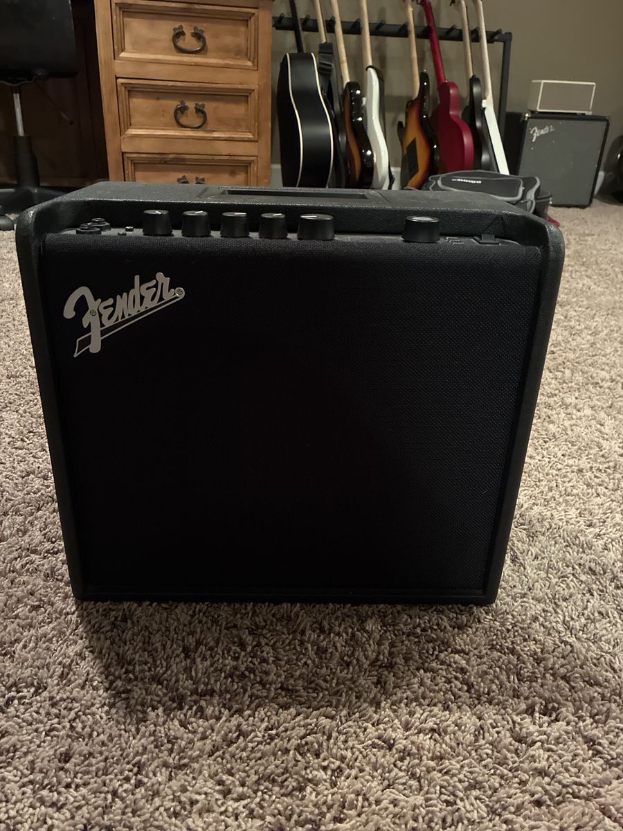 Fender Mustang LT25 Guitar Amplifier