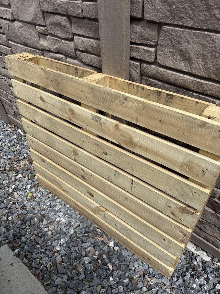 Free wooden crate