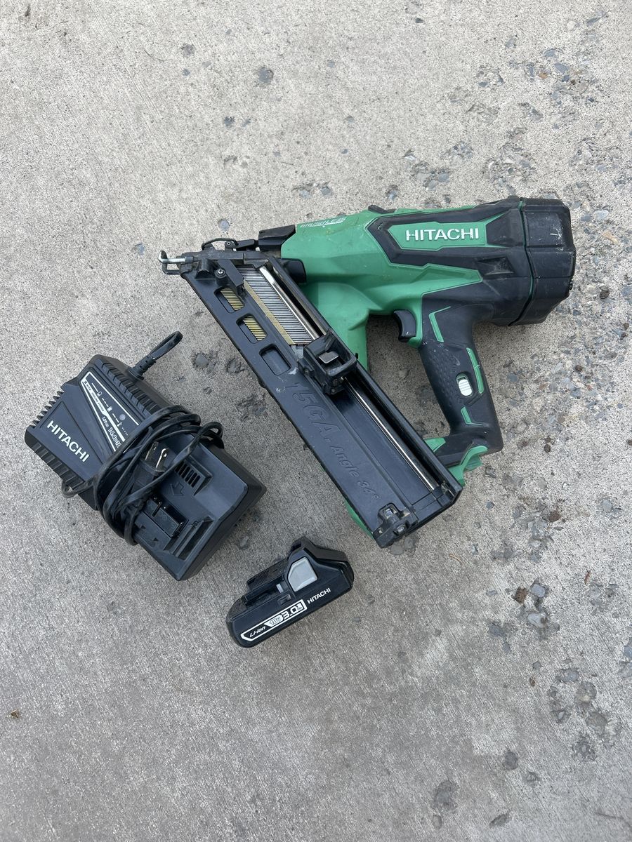 Hitachi 15GA Angled Finish Nailer - Cordless, 3.0Ah Li-Ion Battery, Charger Included