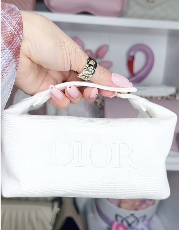 New Dior mini bag (white w. Gold hardware)