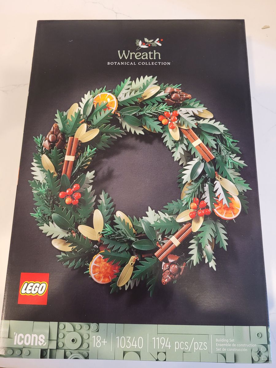 New Sealed retired Lego Wreath