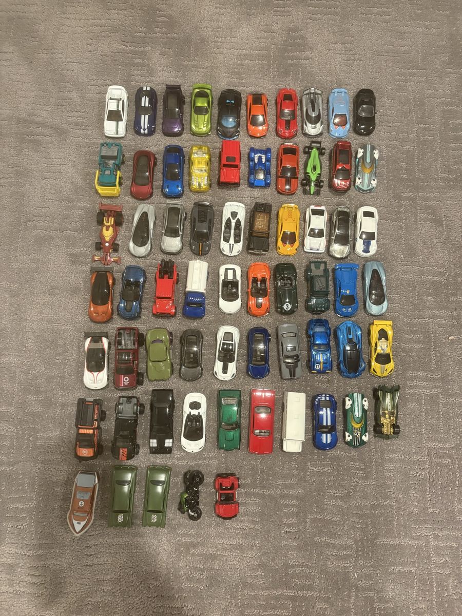 Large Lot 50+ Hot Wheels Matchbox Cars & Case Collector Storage Display Toy Vehicles