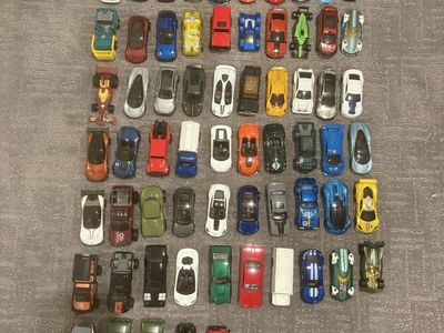 Large Lot 50+ Hot Wheels Matchbox Cars & Case Collector Storage Display Toy Vehicles