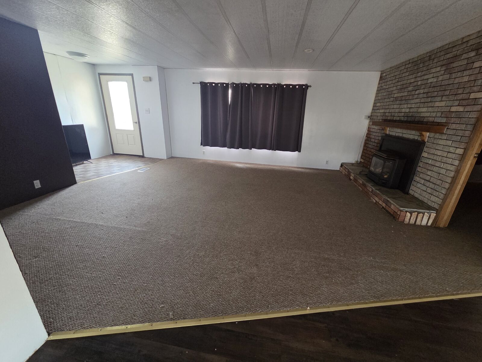 Trailer home 4 bedroom 2 bath