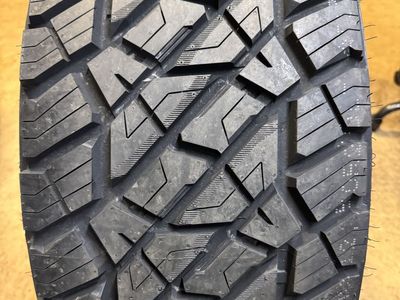 4 PREDATOR NEW MUTANT X-AT BSW LT 33 12.5 20 114Q 10PLY ALL TERRAIN PRXAT25