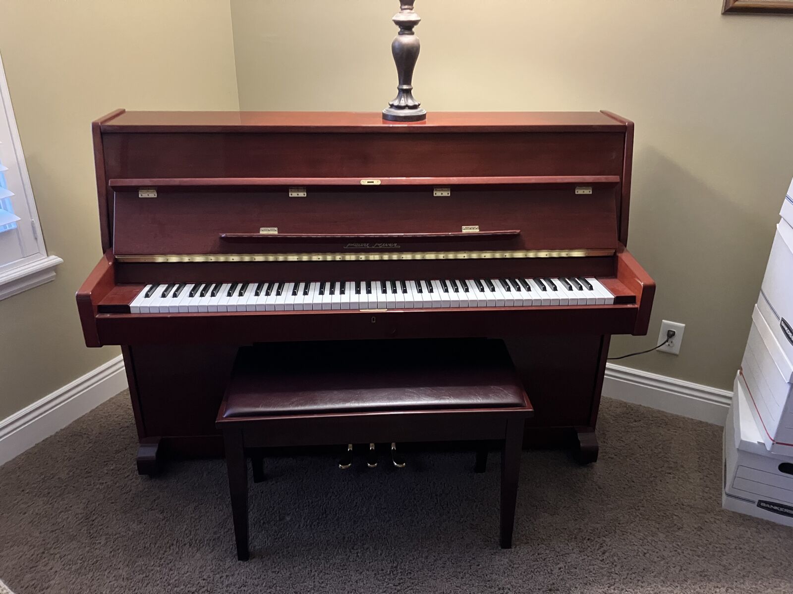 Piano Pearl River - Like New