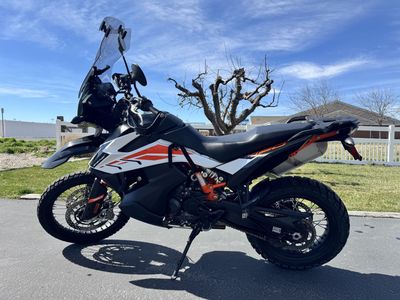 2020 KTM Adventure R, 11,000 miles
