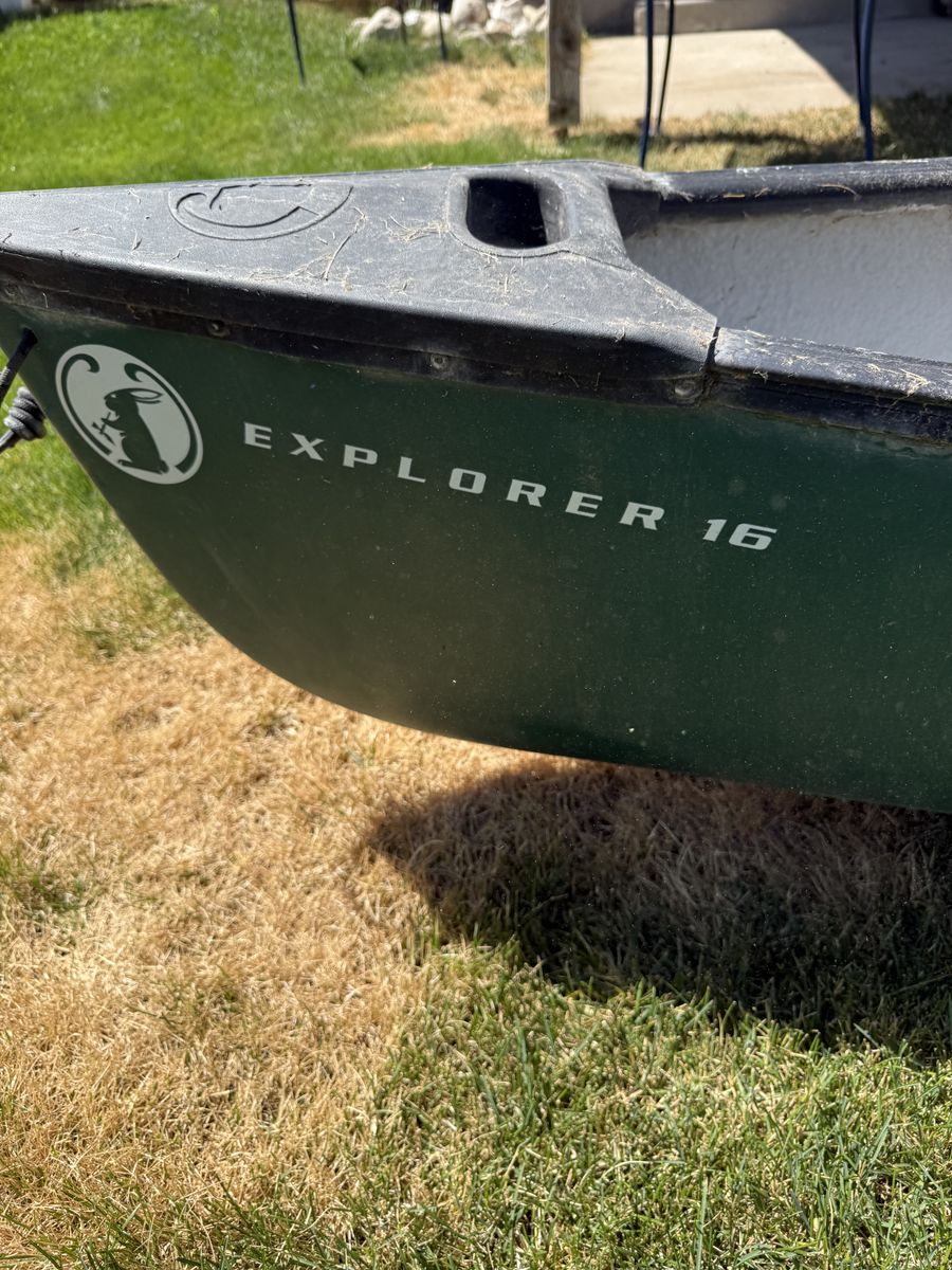 16' Mad River Explorer canoe