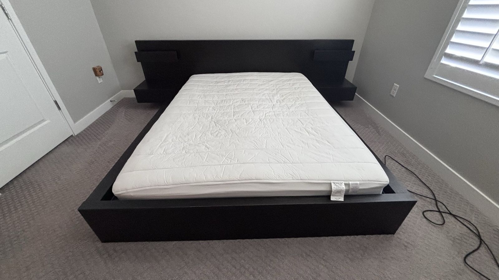 Modern Queen Size Platform Bed Frame with Integrated Nightstands - Black Finish