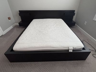 Modern Queen Size Platform Bed Frame with Integrated Nightstands - Black Finish