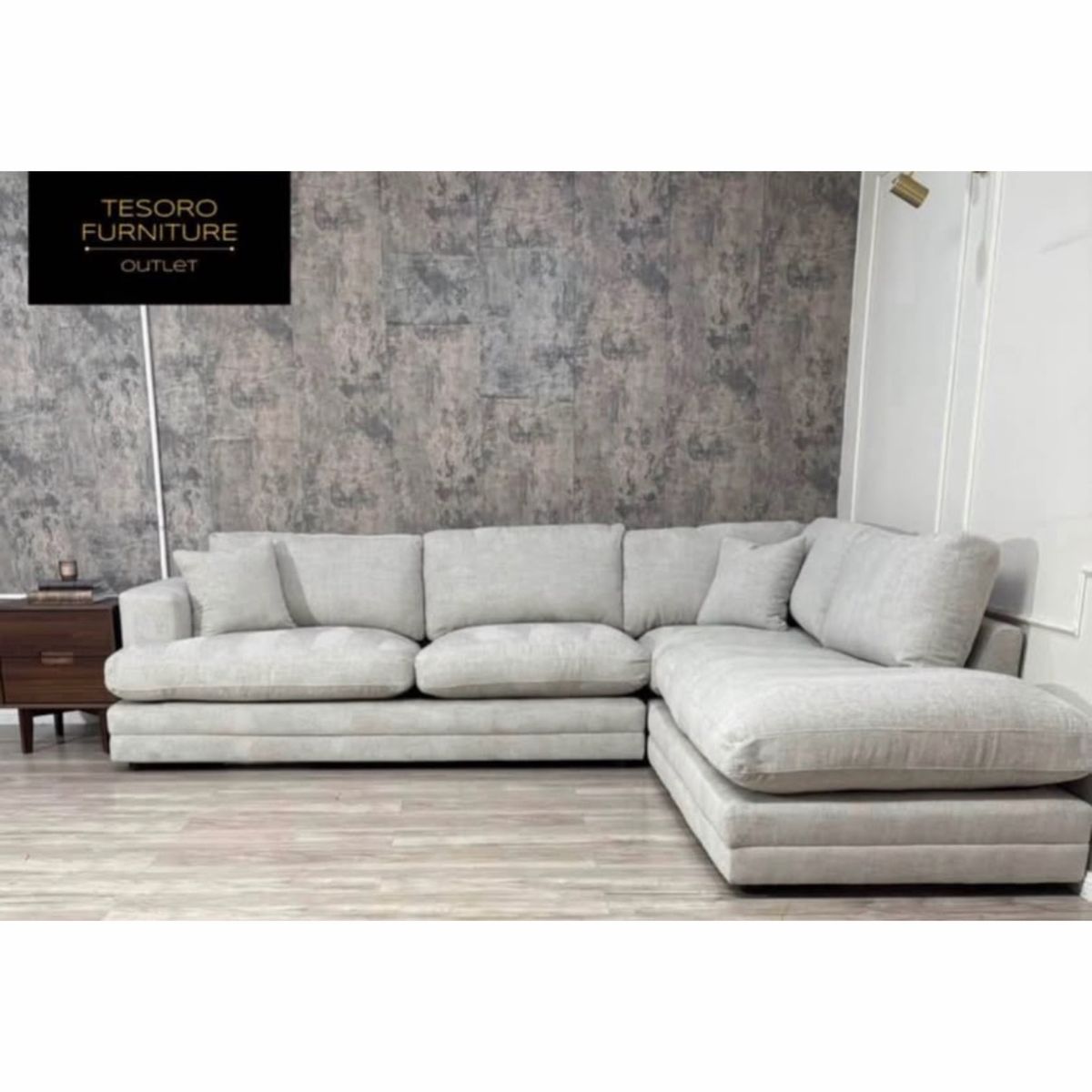 AYDEN & IVY DERRY SECTIONAL WE OFFER DELIVERY