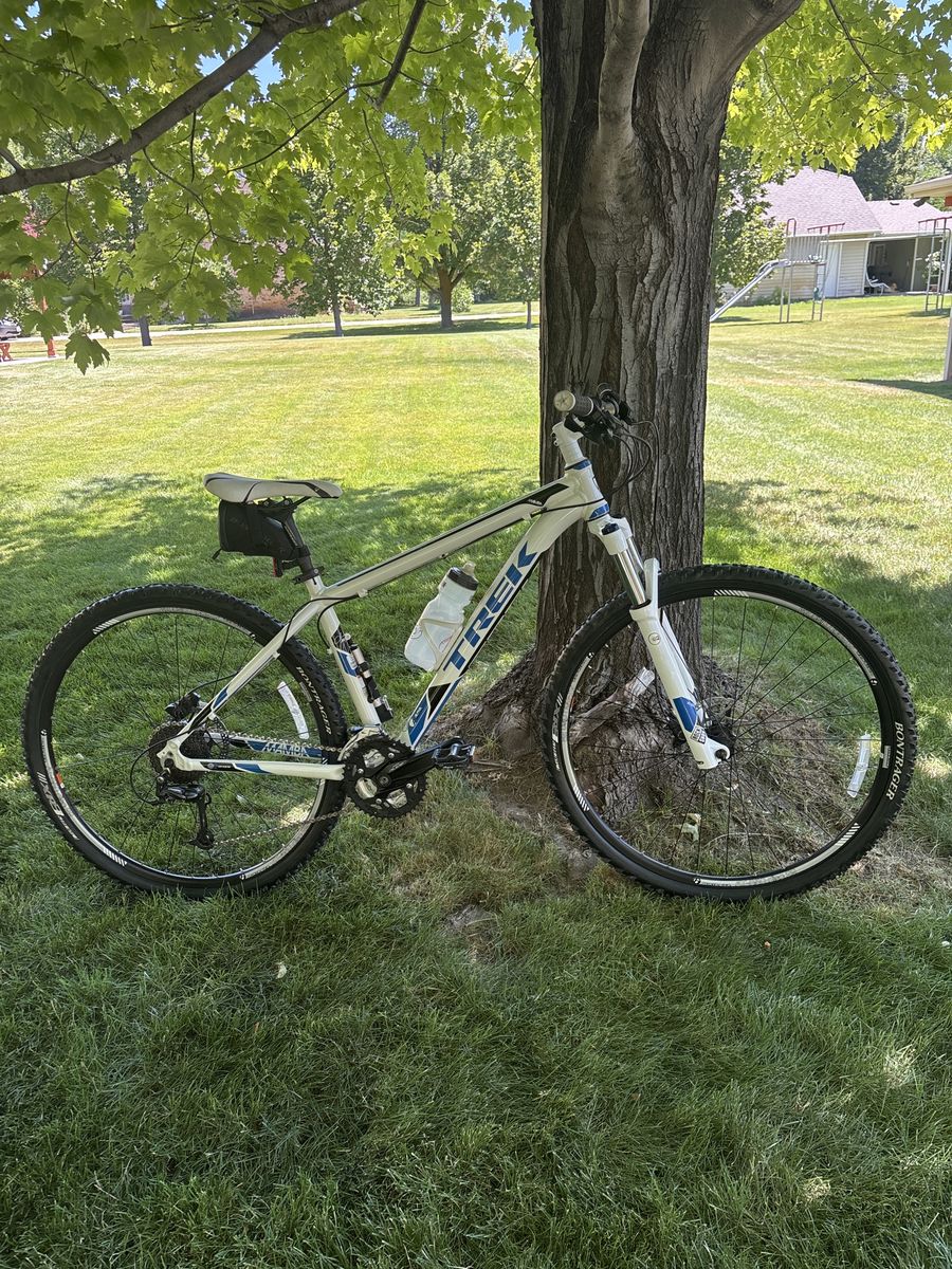 Trek Mamba Brand -new unridden 17.5