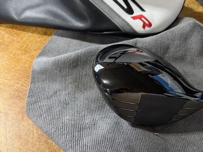 Titleist TSR2 Driver - Upgraded Stiff Shaft
