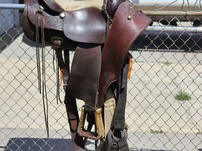 SADDLE READY FOR HUNTING