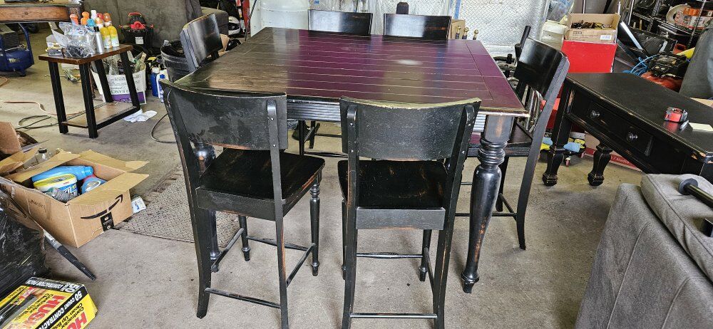 Dinning table and 6 chairs.