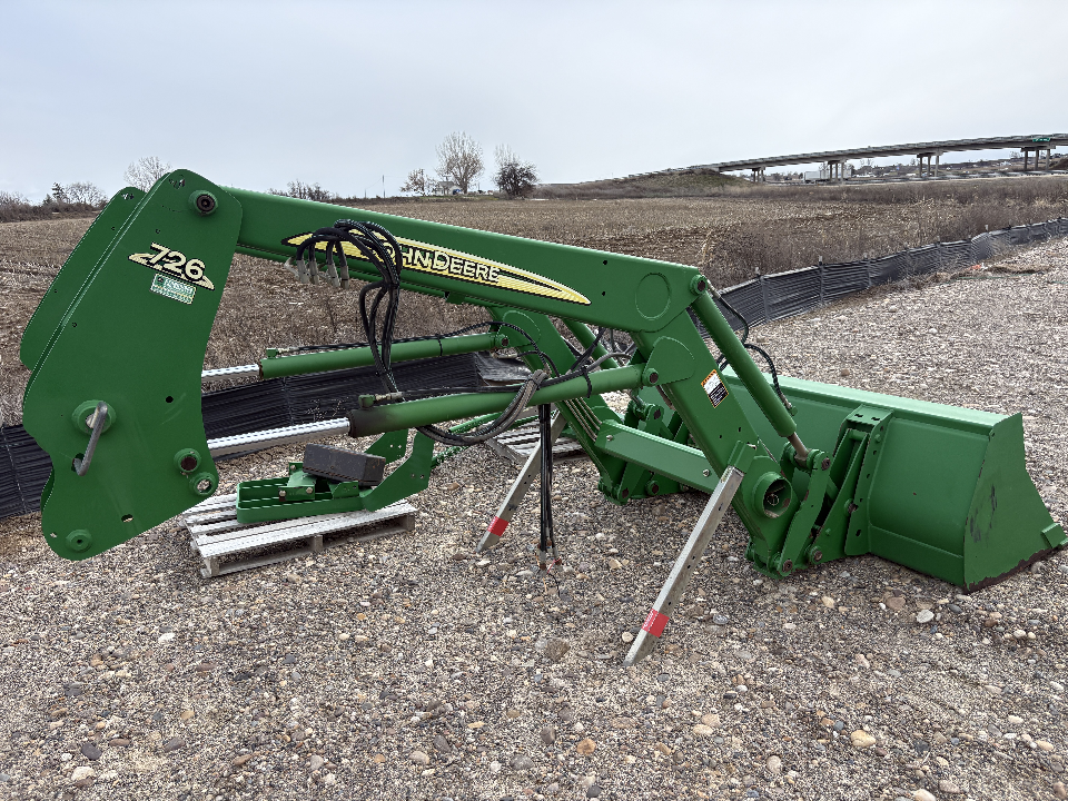 0 John Deere 726