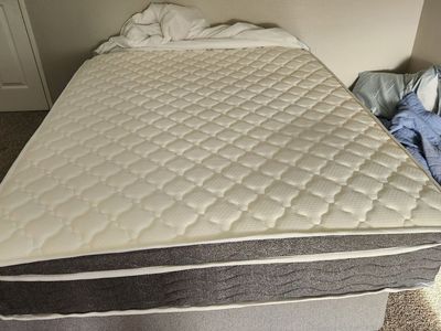 mattress, queen