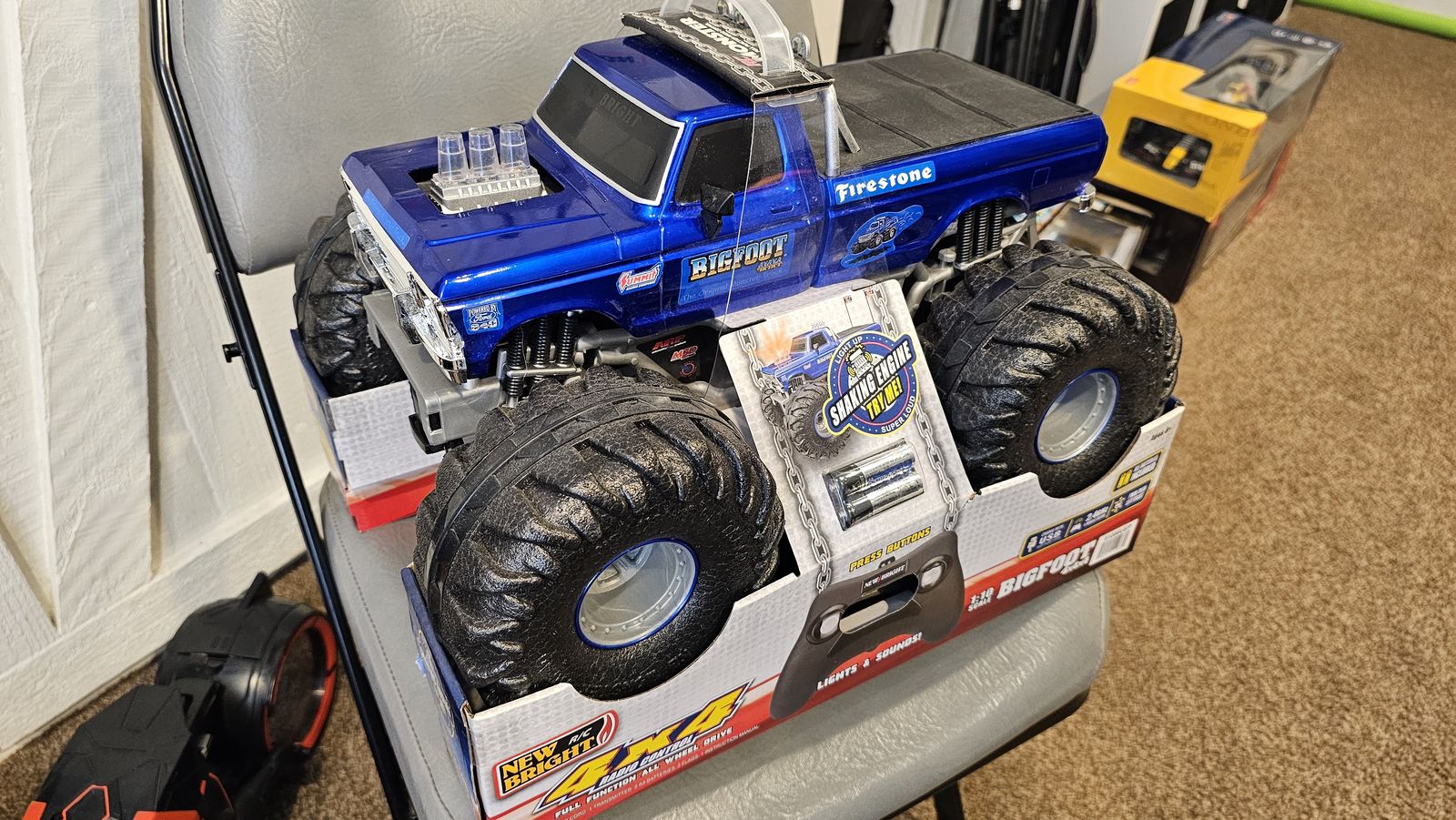 New Bright 1:10 RC Bigfoot Monster Truck