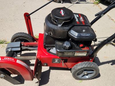 9" Murray grass edger 4-cycle Briggs & stratton just tuned up