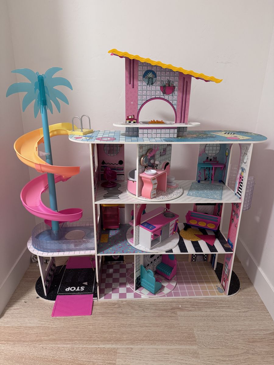 Lol dollhouse