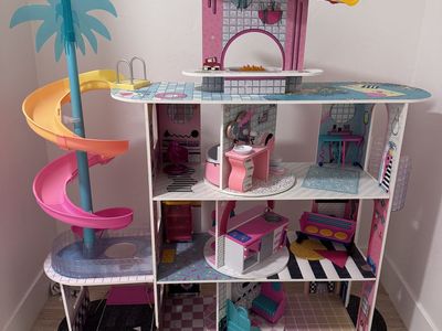 Lol dollhouse