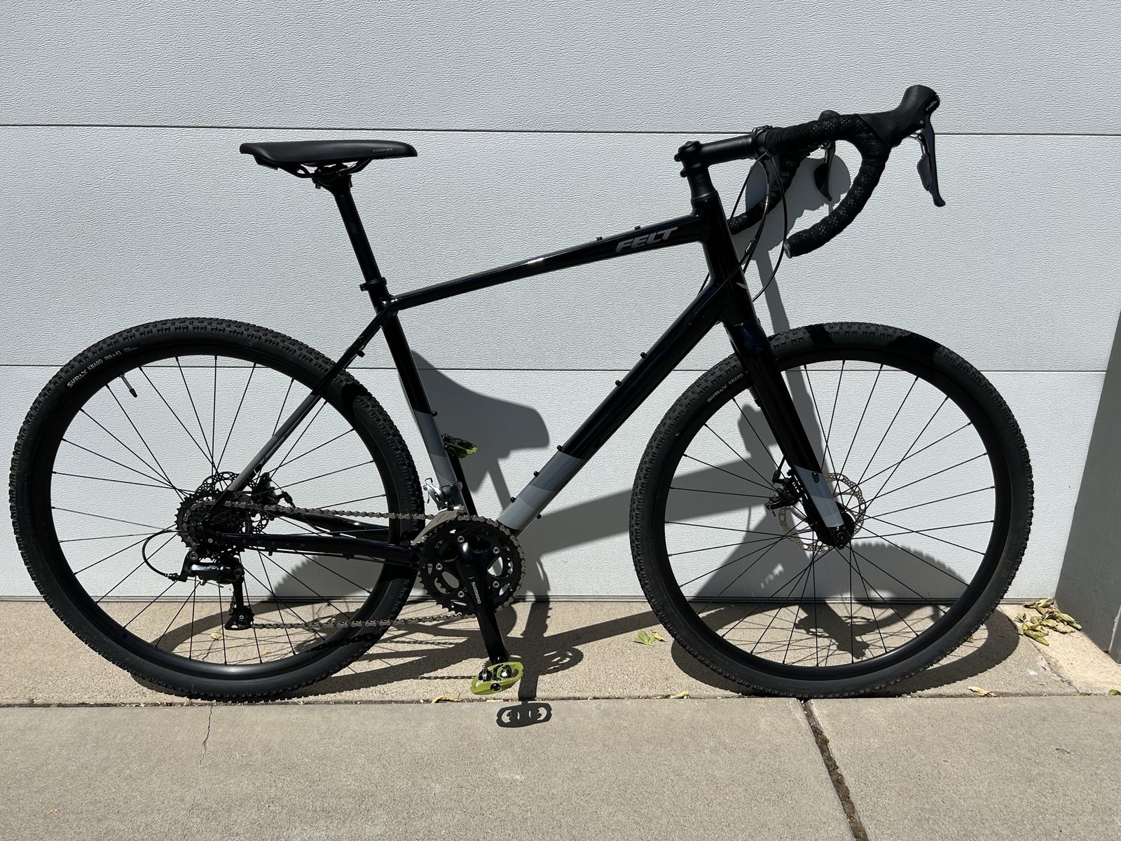 2025 Felt Broam 60 Gravel Bike - 58cm XL, Upgraded Tubeless Surly Knard Tires & clipless Pedals