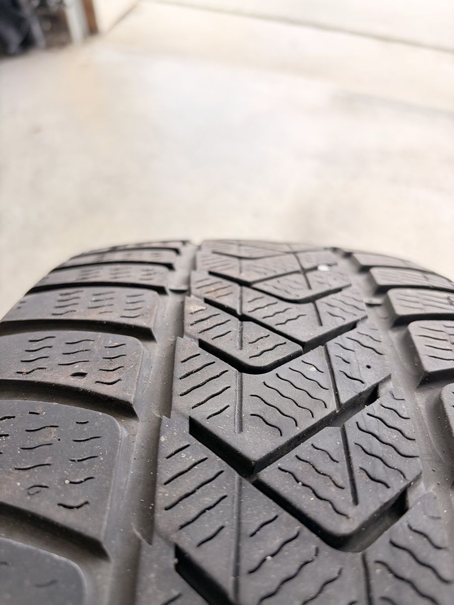 Tesla Model 3 (2024+) 18" Photon Winter Wheel & Tire Set