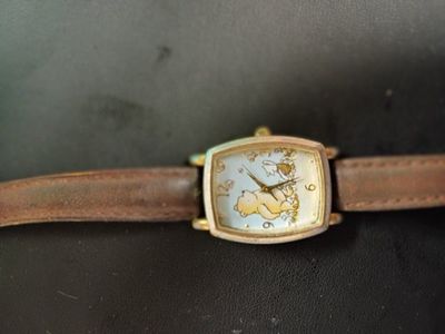 Vintage Disney Winnie the Pooh Watch - Gold Tone Case, Brown Leather Band, Collectible