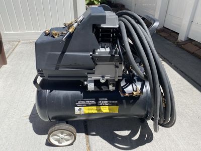 Central Pneumatic 95386 Air Compressor - 2 HP, 8 Gallon, 115 PSI