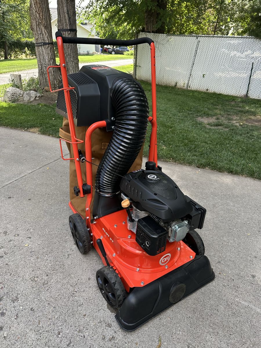 DR Pilot XT Lawn & Leaf Vacuum 