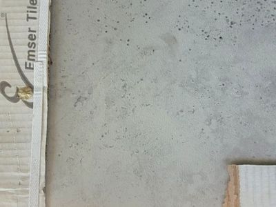 Ceramic tile 13"x13"
14 pieces